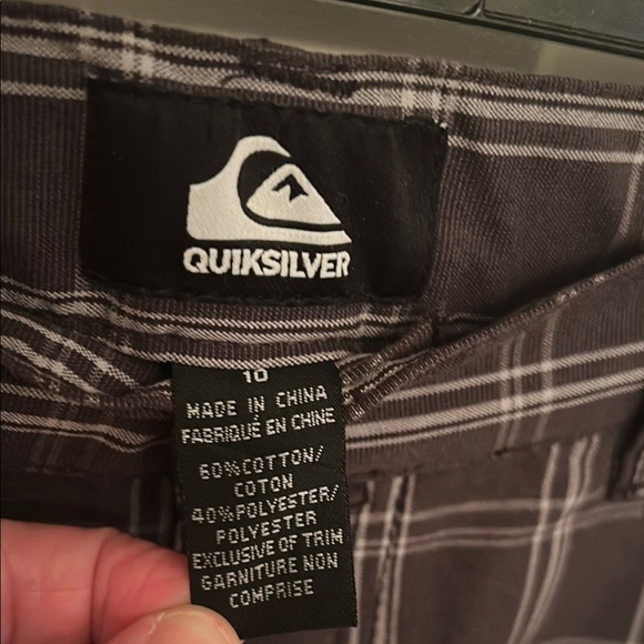 NWOT Quiksilver Grey Plaid Boys Shorts, size 10 - Picture 3 of 6